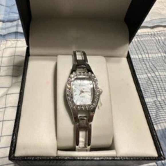 Ladies Vivani Quartz Watch - Picture 3 of 5